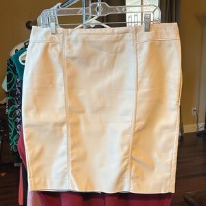 White House Black Market Cream Tan Pencil Skirt